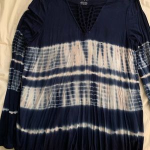 Cross cross flowy tie dye tee